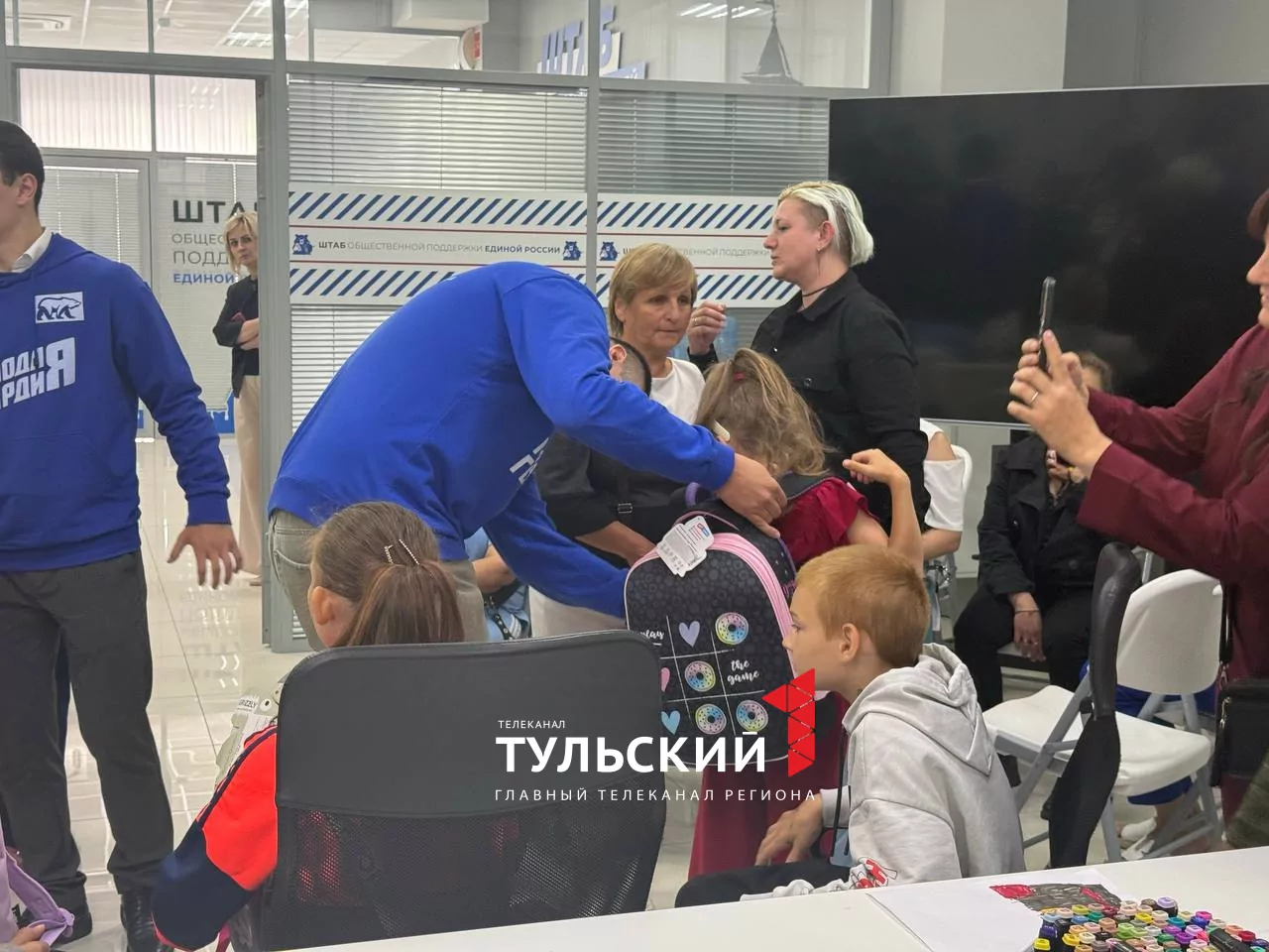 Дмитрий Миляев помог тульским детям собраться в школу