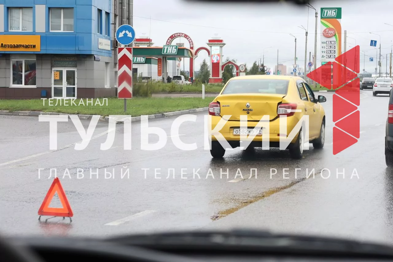 В Туле на Рязанском шоссе произошло ДТП с участием трех машин