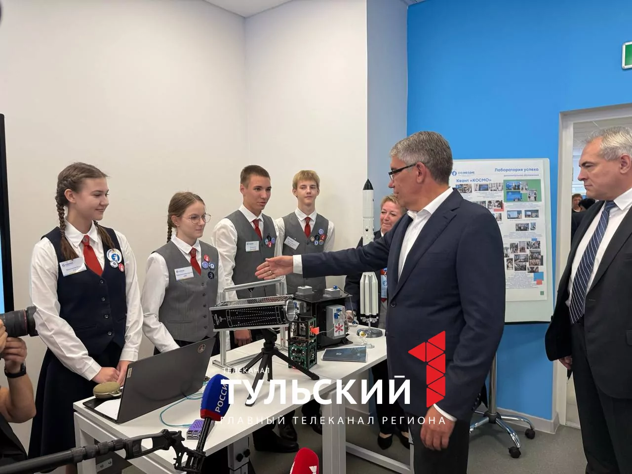 Ученики новомосковского "Созвездия" взяли интервью у Дмитрия Миляева