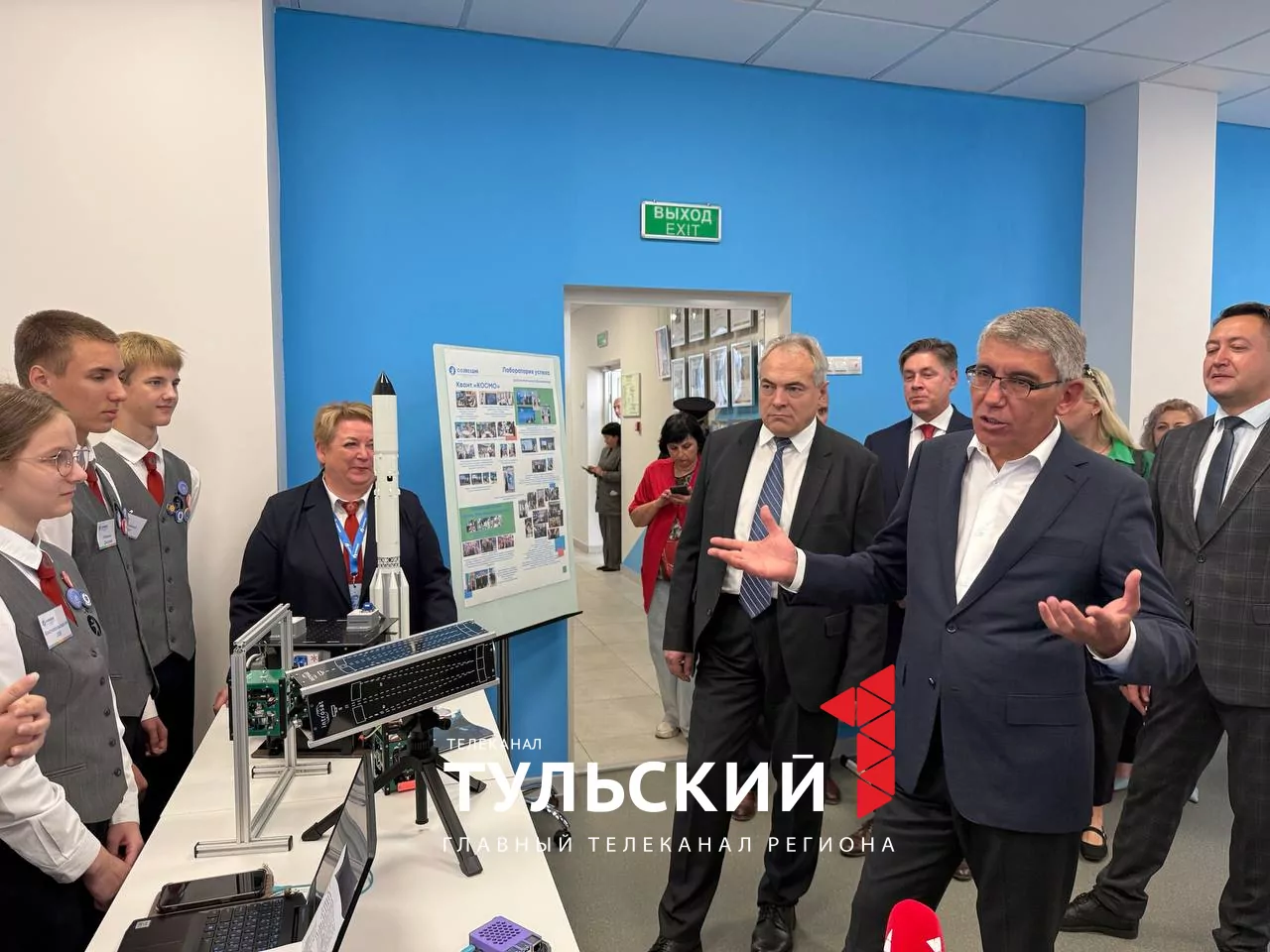 Ученики новомосковского "Созвездия" взяли интервью у Дмитрия Миляева