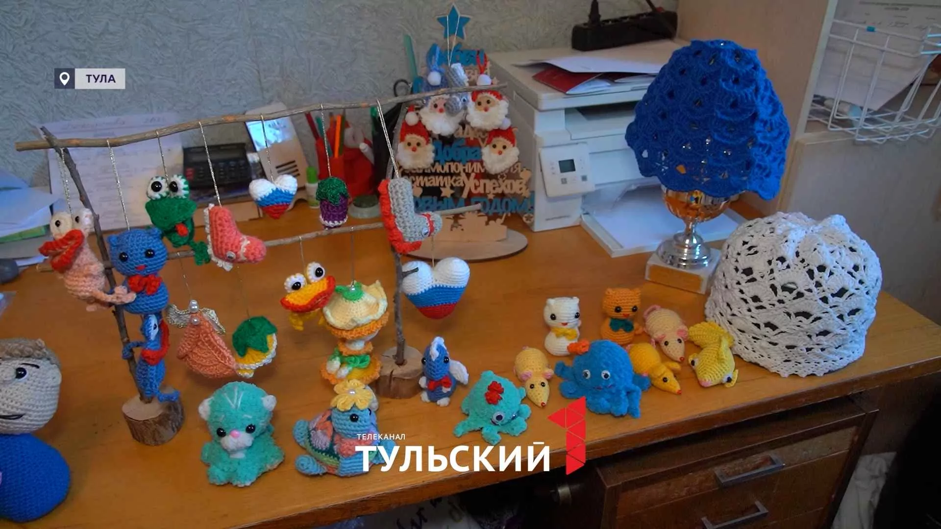 74-летняя тулячка делает вязаные обереги для бойцов СВО