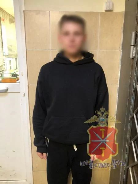 В Алексине четверо мужчин украли технику со склада