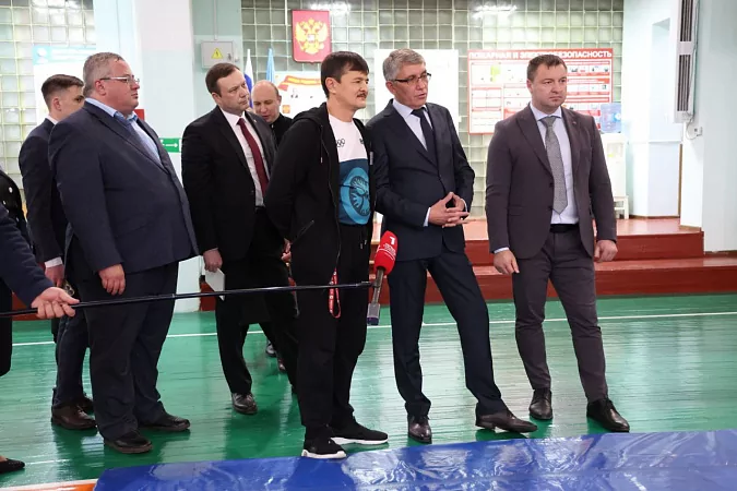 Дмитрий Миляев посетил Плавскую детско-юношескую спортивную школу