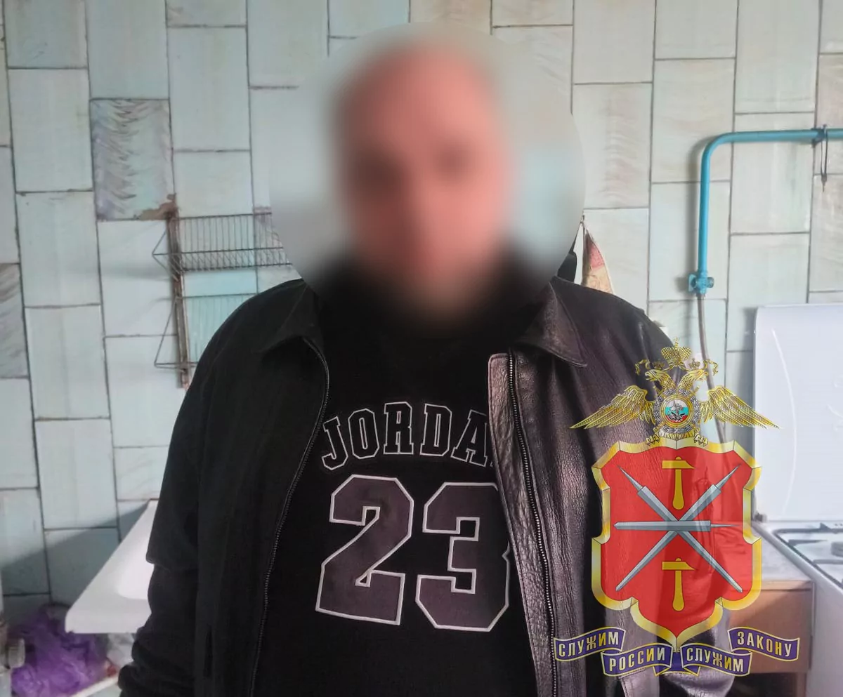 Рецидивист из Узловой обокрал пенсионера во время застолья