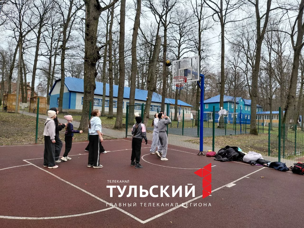 Молодые спортсмены из Шахтёрска приехали на сборы в лагерь "Новая Волна"