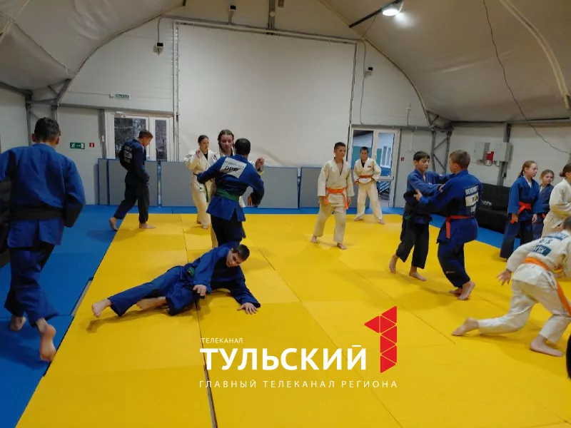 Молодые спортсмены из Шахтёрска приехали на сборы в лагерь "Новая Волна"