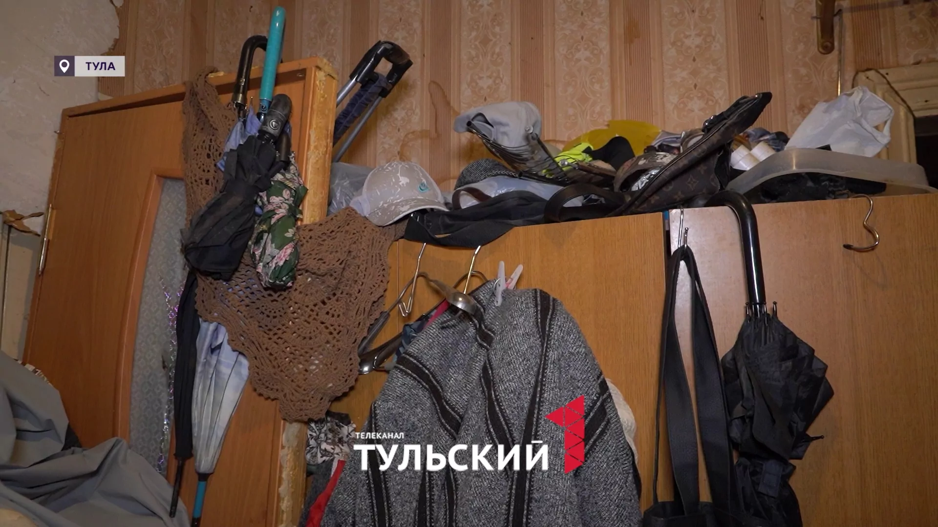 Семейная пара "Плюшкиных" из Щекина превратила в свалки сразу две квартиры