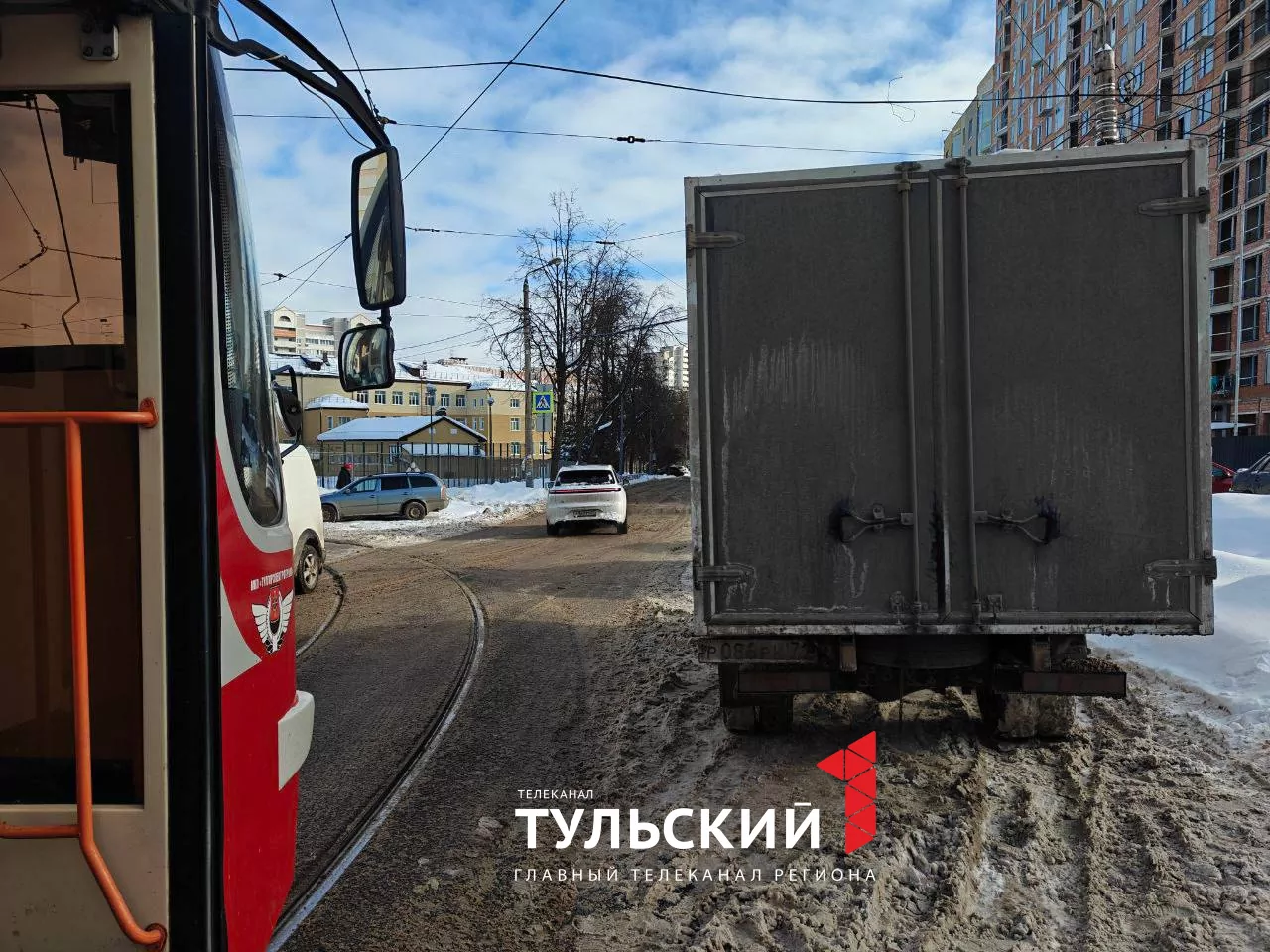 На улице Михеева в Туле снова встали трамваи