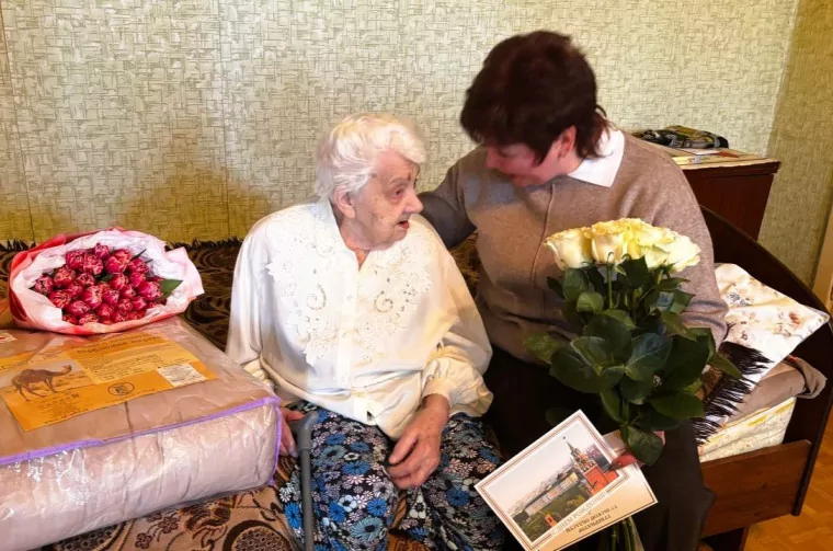 100-летнюю тулячку поздравили от имени Владимира Путина и Дмитрия Миляева