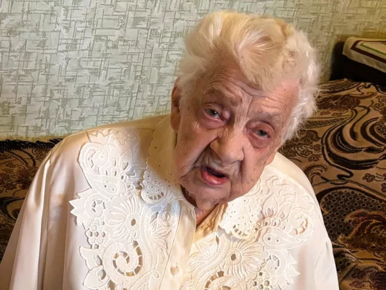 100-летнюю тулячку поздравили от имени Владимира Путина и Дмитрия Миляева