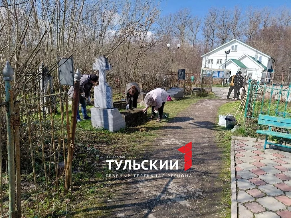 В Туле привели в порядок могилу "прототипа Левши" Алексея Сурнина