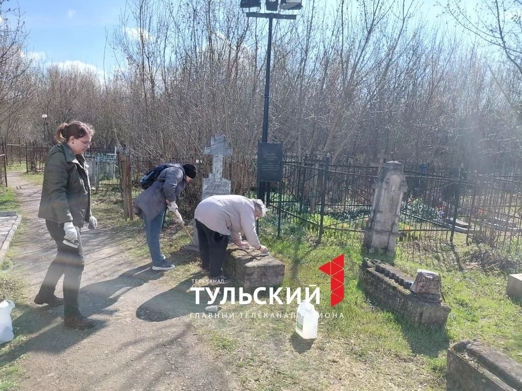 В Туле привели в порядок могилу "прототипа Левши" Алексея Сурнина