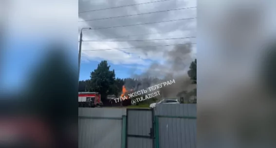 В поселке Новая Мыза в Туле загорелся частный жилой дом