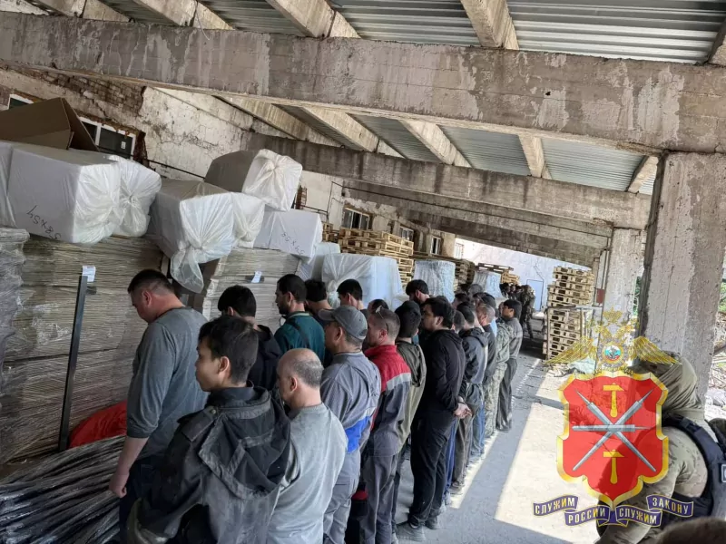 Силовики провели рейд по мигрантам на производстве в Туле
