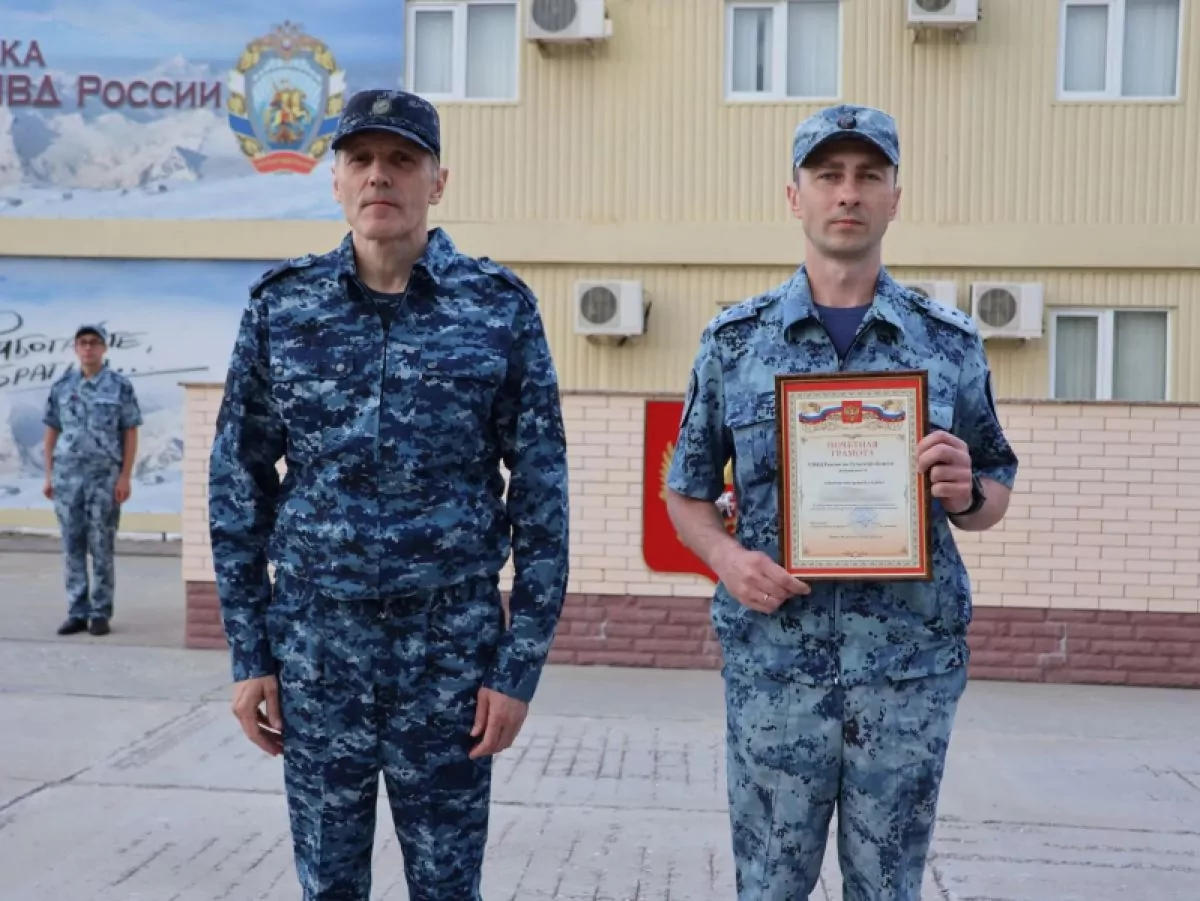 Начальник тульской полиции вручил награды подчинённым на Северном Кавказе