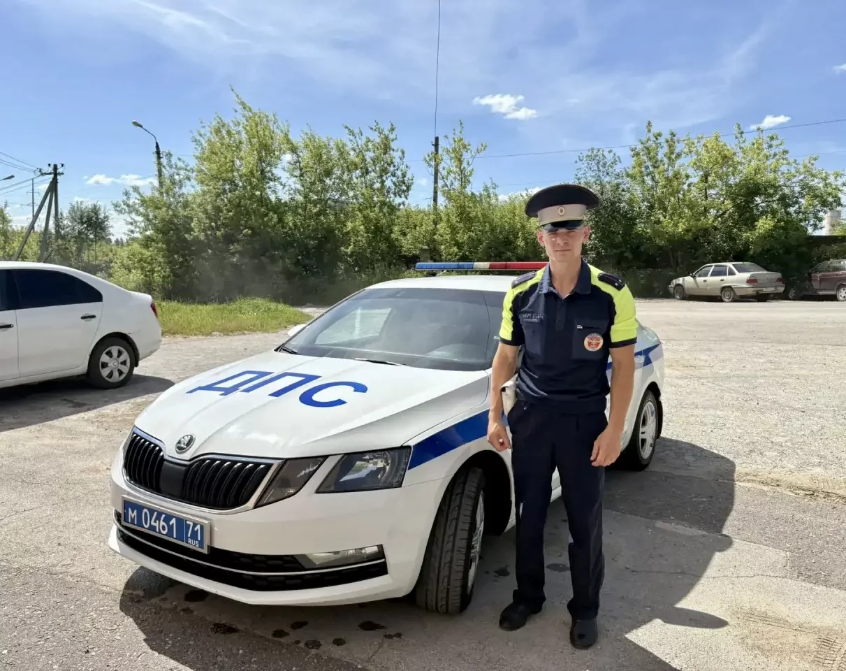 Инспектор ДПС из Тулы помог мотоциклисту на трассе М-2 «Крым» в непогоду
