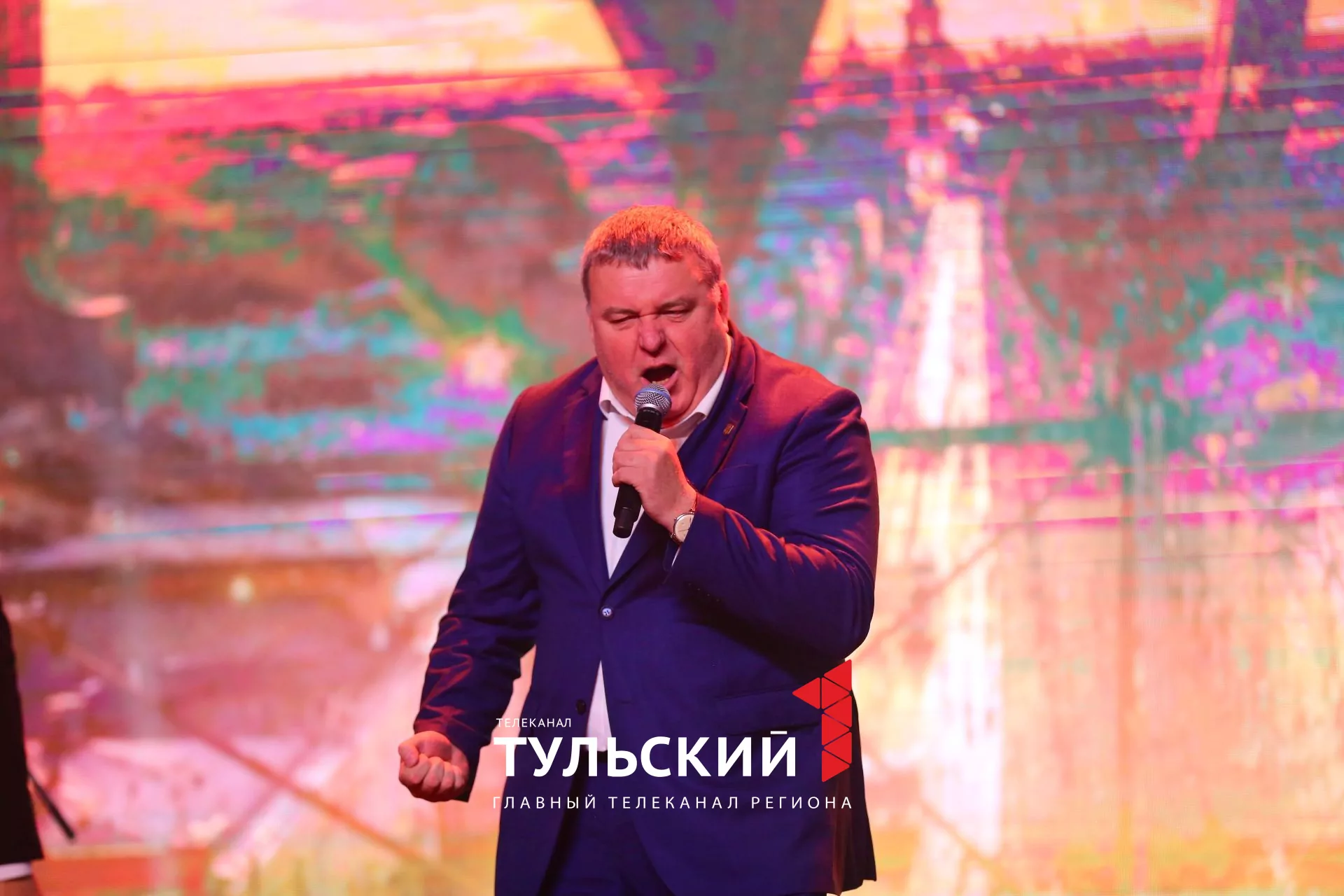 Праздник в честь выпускников прошёл в "Тула Арена": фоторепортаж
