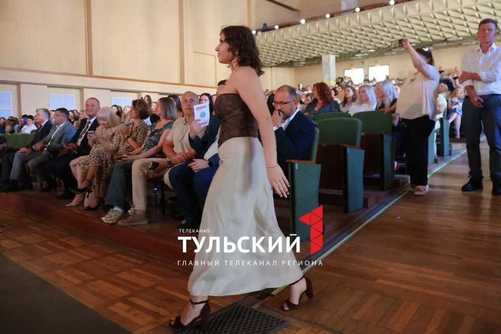 В Туле вручили дипломы будущим медикам: фоторепортаж