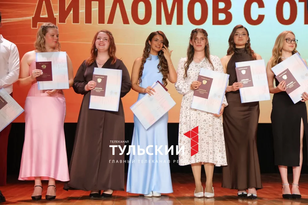 В Туле вручили дипломы будущим медикам: фоторепортаж
