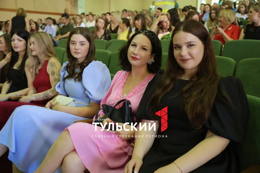 В Туле вручили дипломы будущим медикам: фоторепортаж