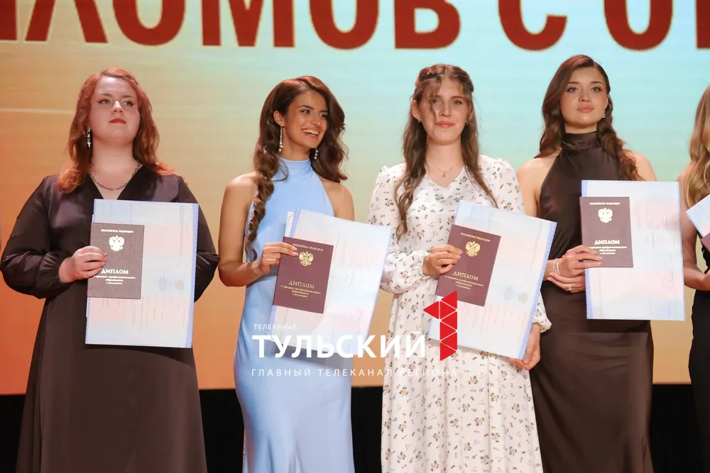 В Туле вручили дипломы будущим медикам: фоторепортаж