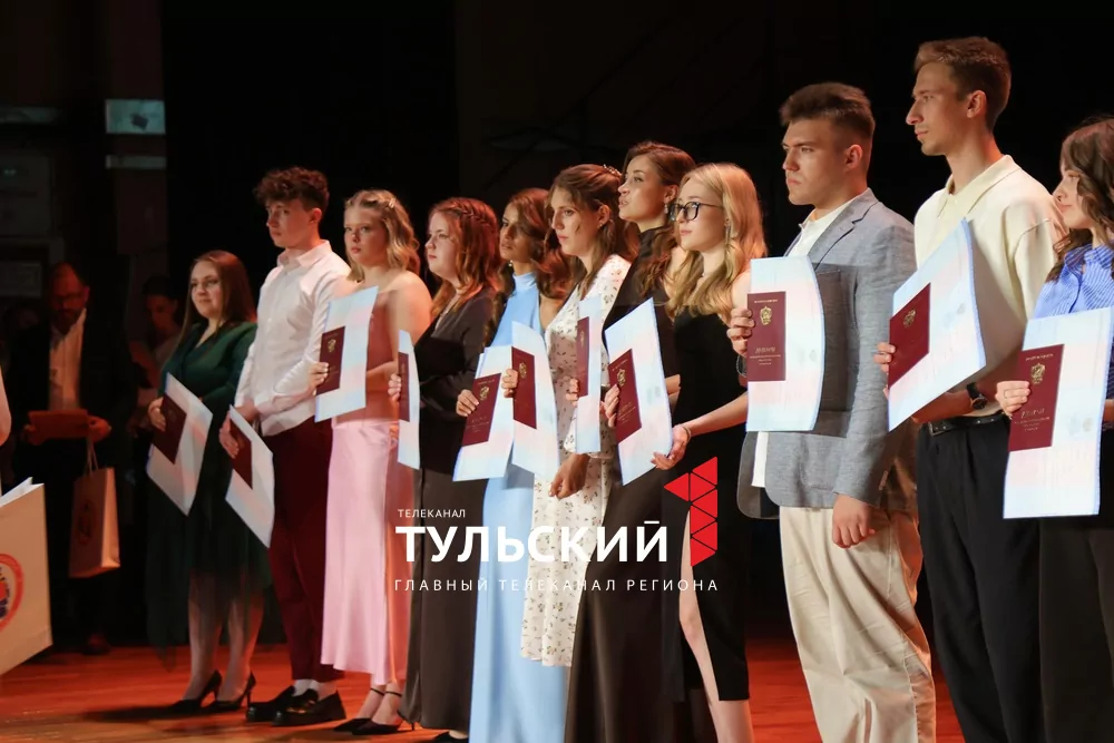 В Туле вручили дипломы будущим медикам: фоторепортаж