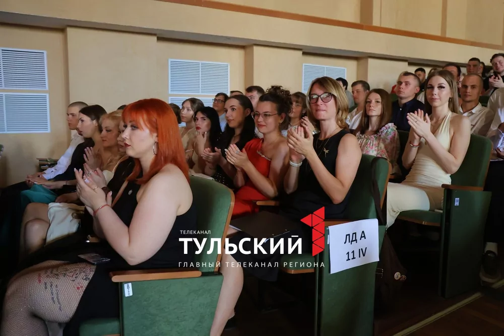 В Туле вручили дипломы будущим медикам: фоторепортаж