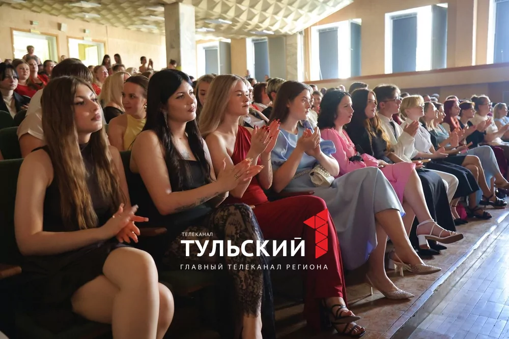 В Туле вручили дипломы будущим медикам: фоторепортаж