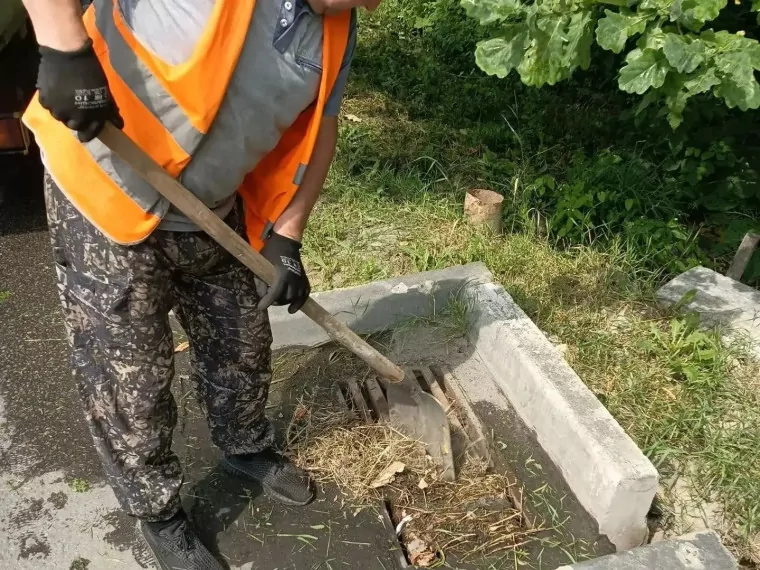 В Туле устраняют подтопления после дождя