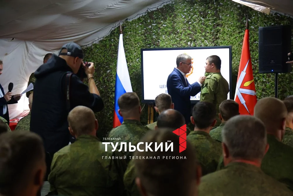 Тулякам показали обломки сбитой на подлете к городу ракеты С-200