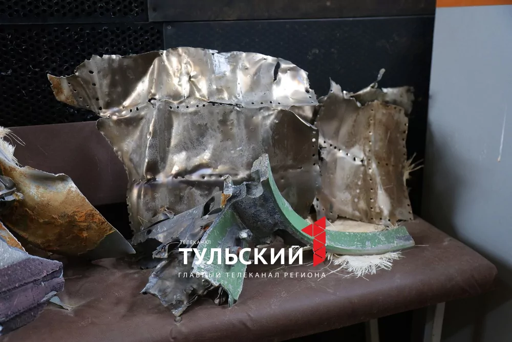 Тулякам показали обломки сбитой на подлете к городу ракеты С-200