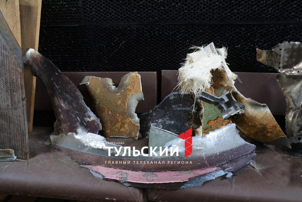 Тулякам показали обломки сбитой на подлете к городу ракеты С-200