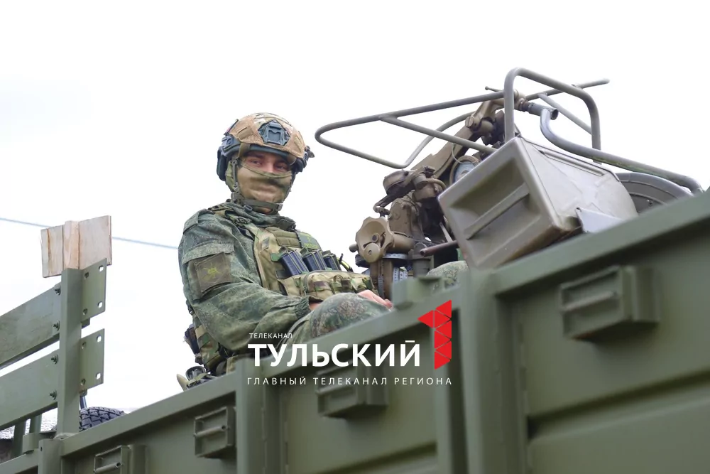 Тулякам показали обломки сбитой на подлете к городу ракеты С-200
