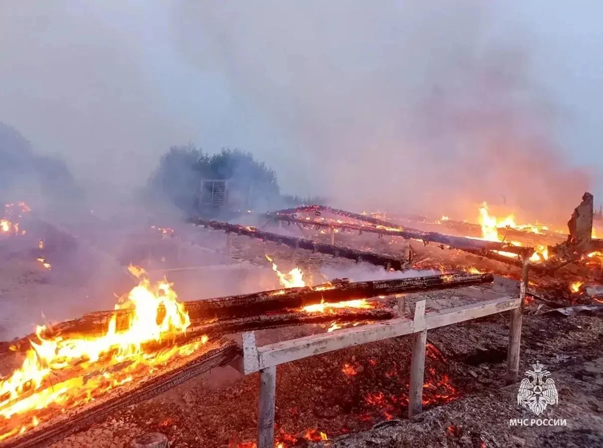 В селе Бунырево под Алексином сгорела сцена