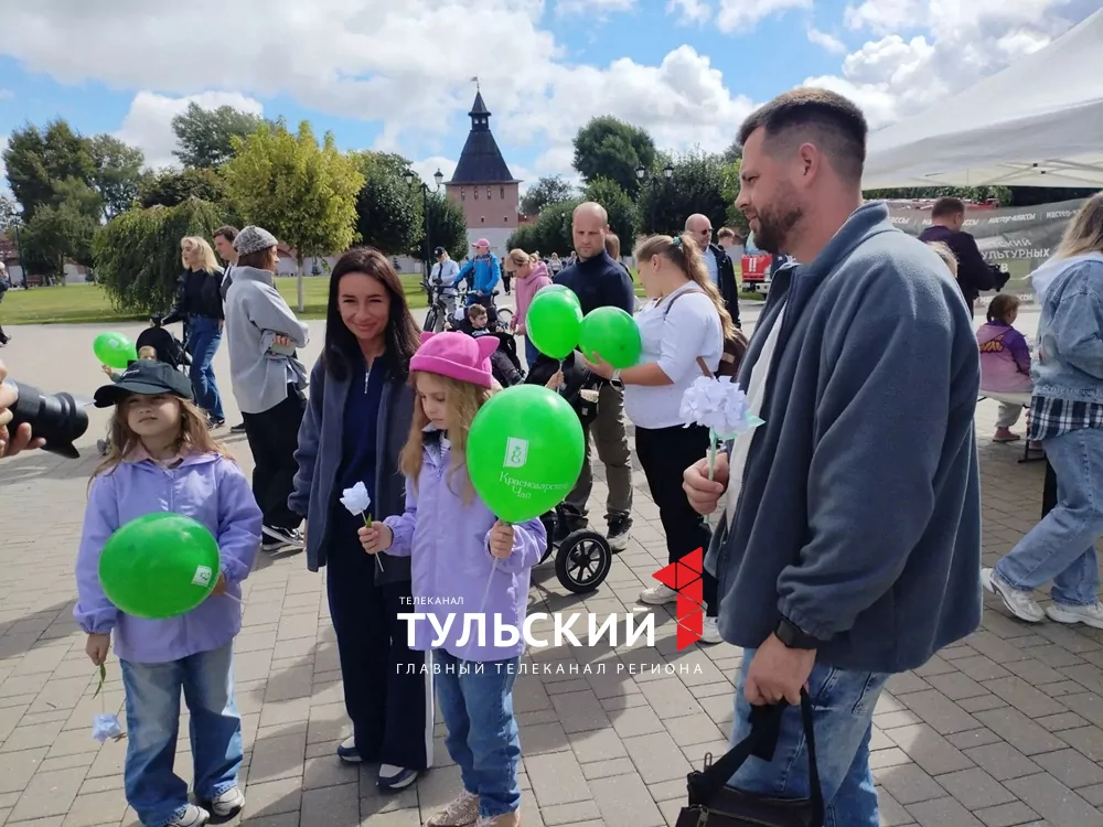 Владимир Цветаев и Стас Море выступили на акции "Белый цветок" в Туле