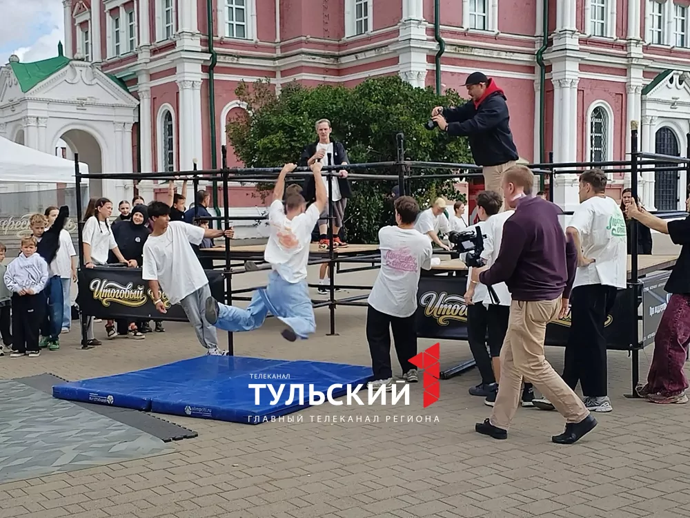 Владимир Цветаев и Стас Море выступили на акции "Белый цветок" в Туле