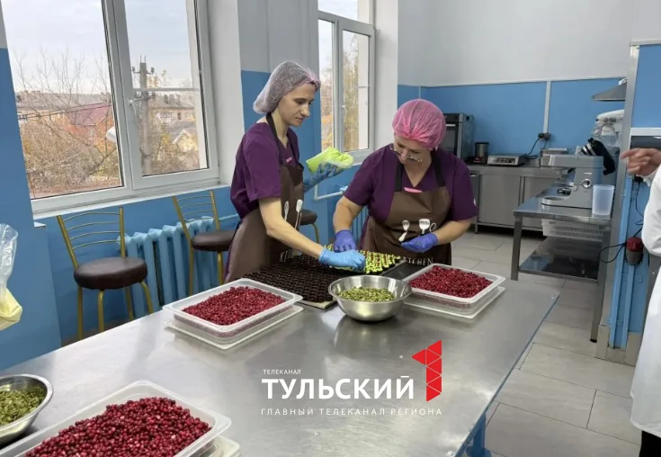 Дмитрий Миляев посетил производство суворовских конфет