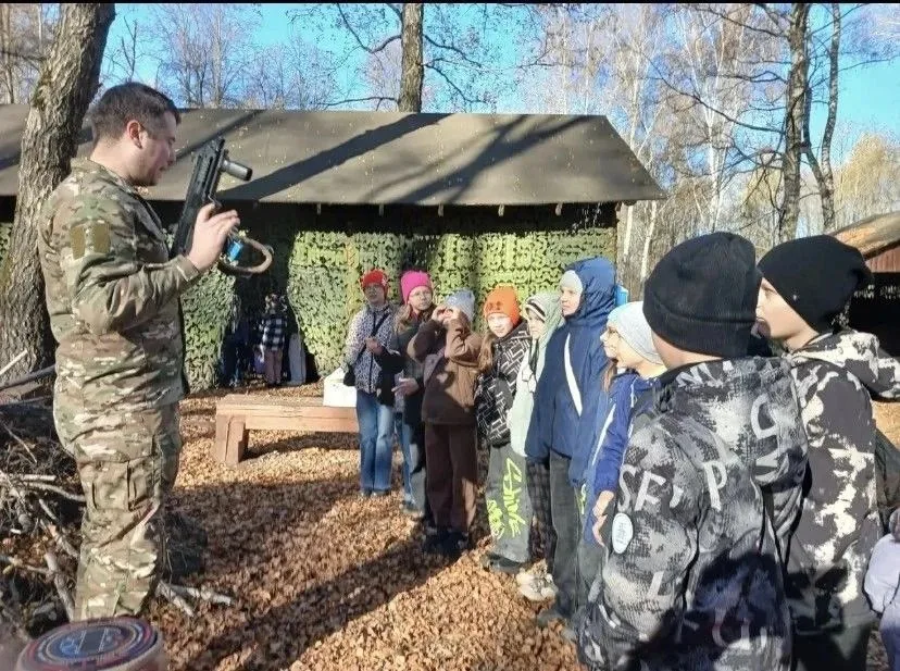 Юные десантники из Тулы посетили парк "Рубеж Обороны"