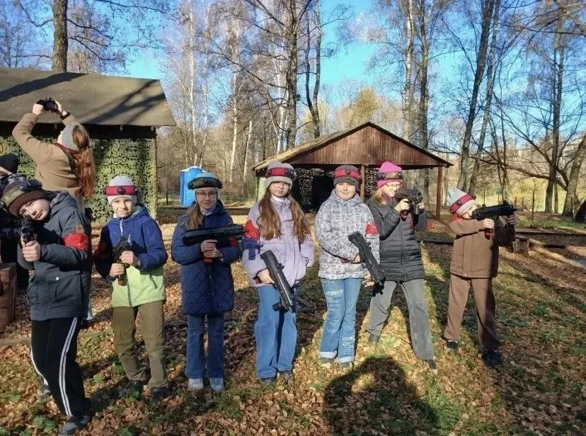 Юные десантники из Тулы посетили парк "Рубеж Обороны"