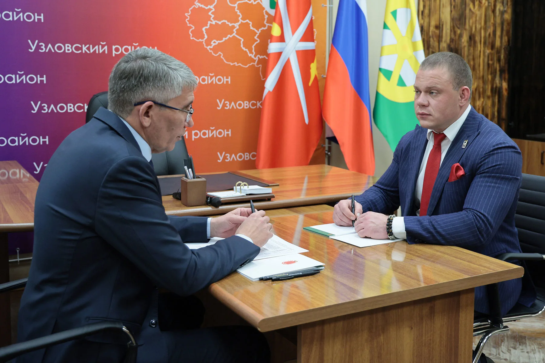 Дмитрий Миляев поручил ускорить ремонт водоснабжения и дорог в Узловском районе