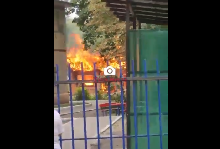 На улице Николая Руднева в Туле загорелось здание около детского сада