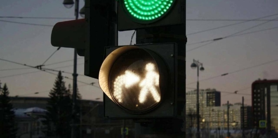 С 1 марта в Туле появится новый сигнал светофора с «белым пешеходом» и  стрелкой - Новости Тулы и области - 1tulatv