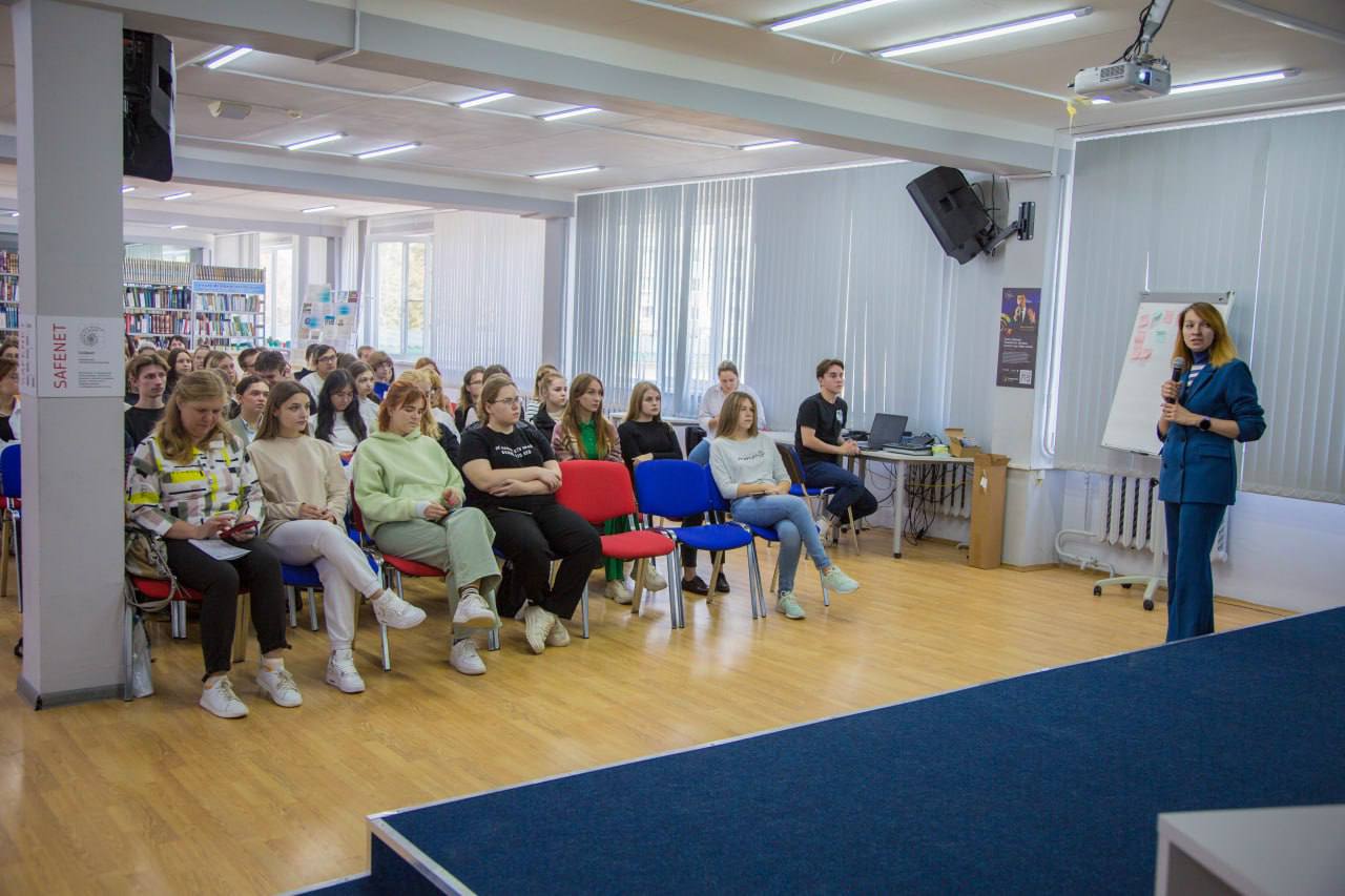 Утром в Туле дом выгорел изнутри. Фото Утром в Туле дом выгорел изнутри. Фото