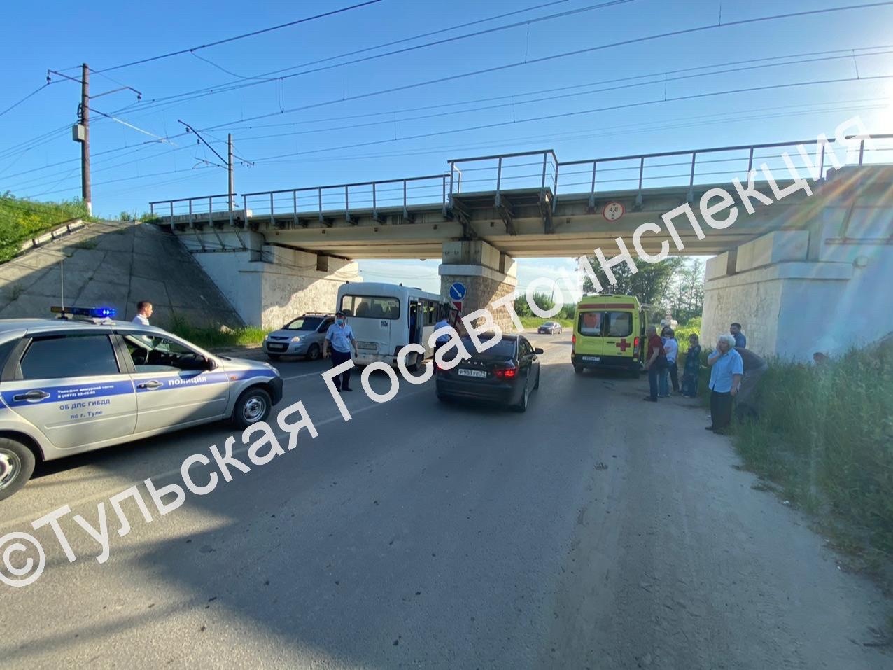 Под Тулой автобус врезался в опору моста: один из пассажиров заявляет, что водитель сделал это намеренно