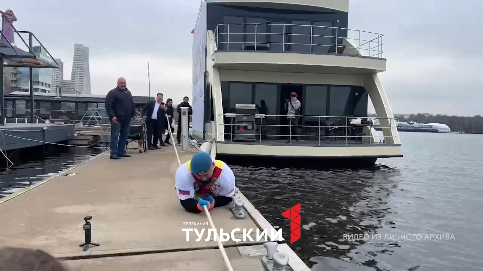 Потерявший ноги боец СВО из Новомосковска руками отбуксировал 59-тонную яхту