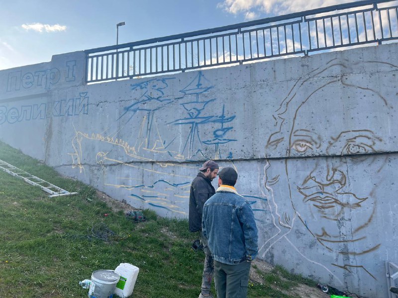 "Варяг" на новом граффити в Туле оказался собирательным образом