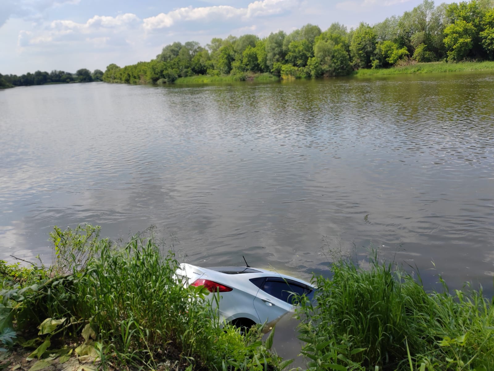 В Суворове в реке Оке утонул автомобиль вместе с водителем