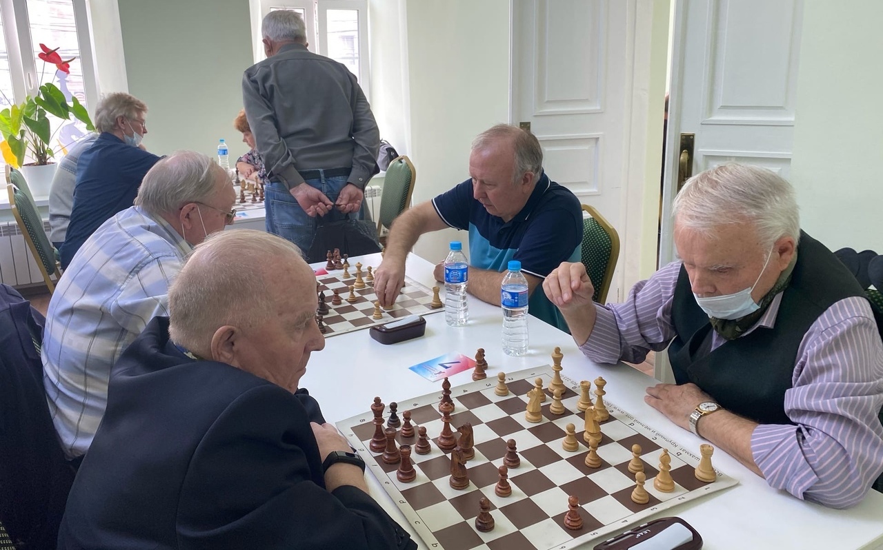 От дебюта к эндшпилю: в Туле прошел шахматный турнир среди пенсионеров