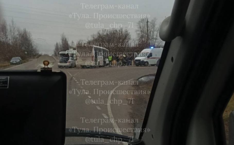 В ДТП под Узловой с автобусом пострадали четыре человека