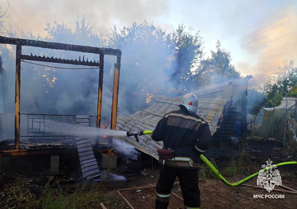 При пожаре в поселке Барсуки пострадал 68-летний мужчина